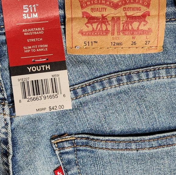Levi's - Picture 4 of 6